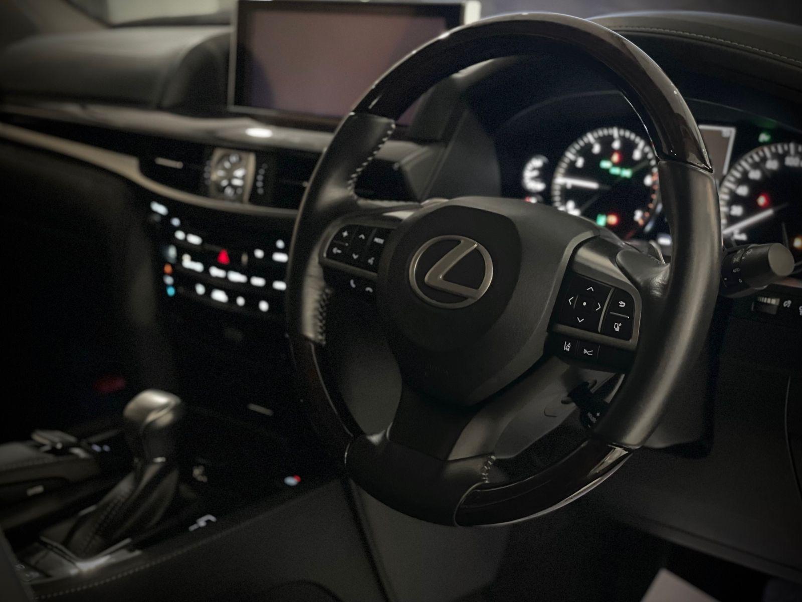 2016 Lexus LX570