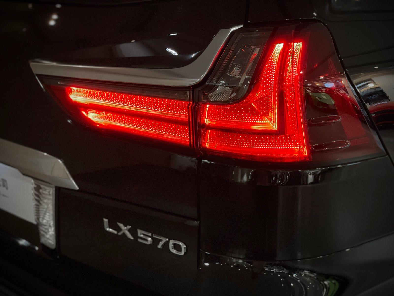 2016 Lexus LX570