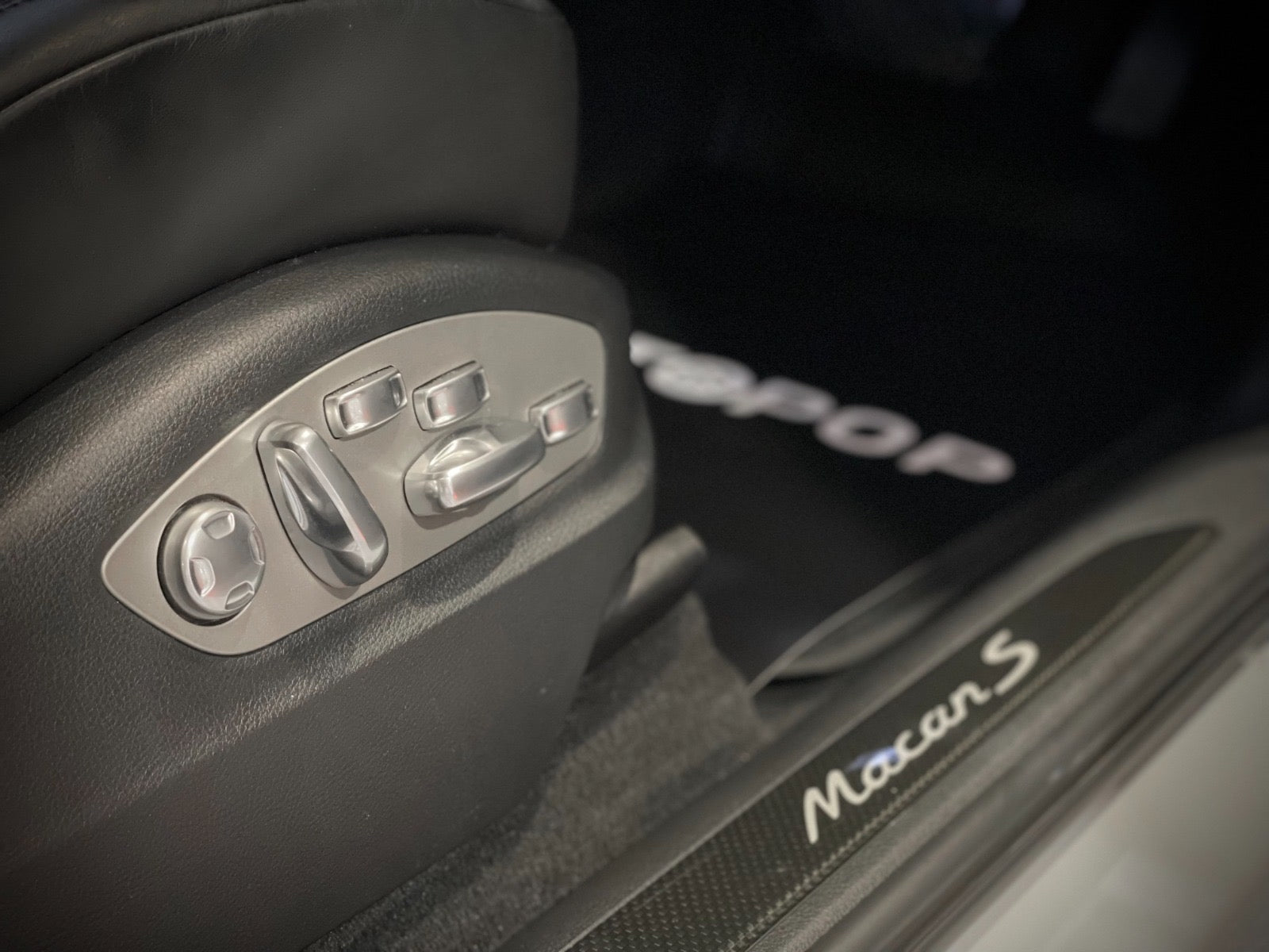 2016 Porsche Macan S