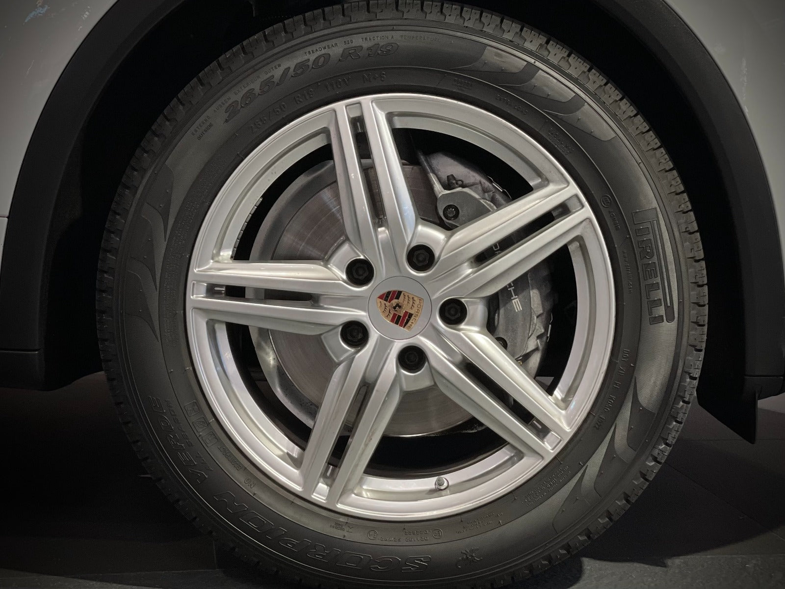 2014 Porsche Cayenne Platinum Edition