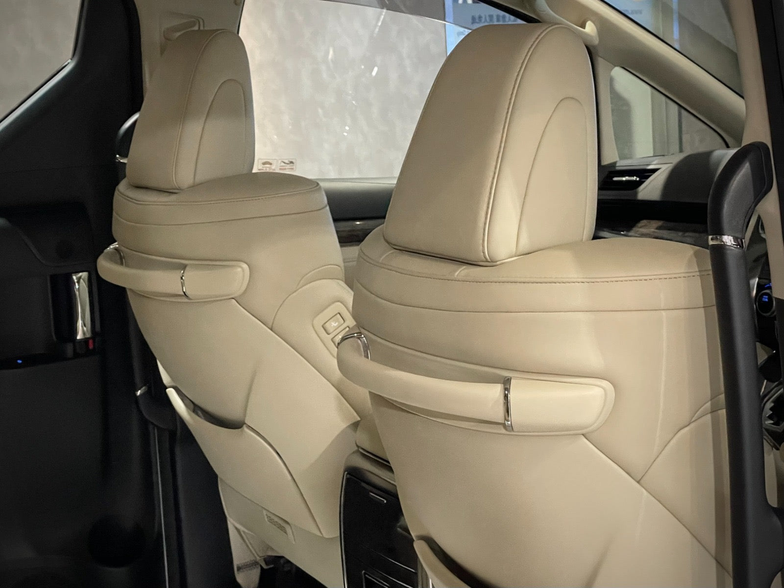 2018 Toyota Alphard Executive Lounge