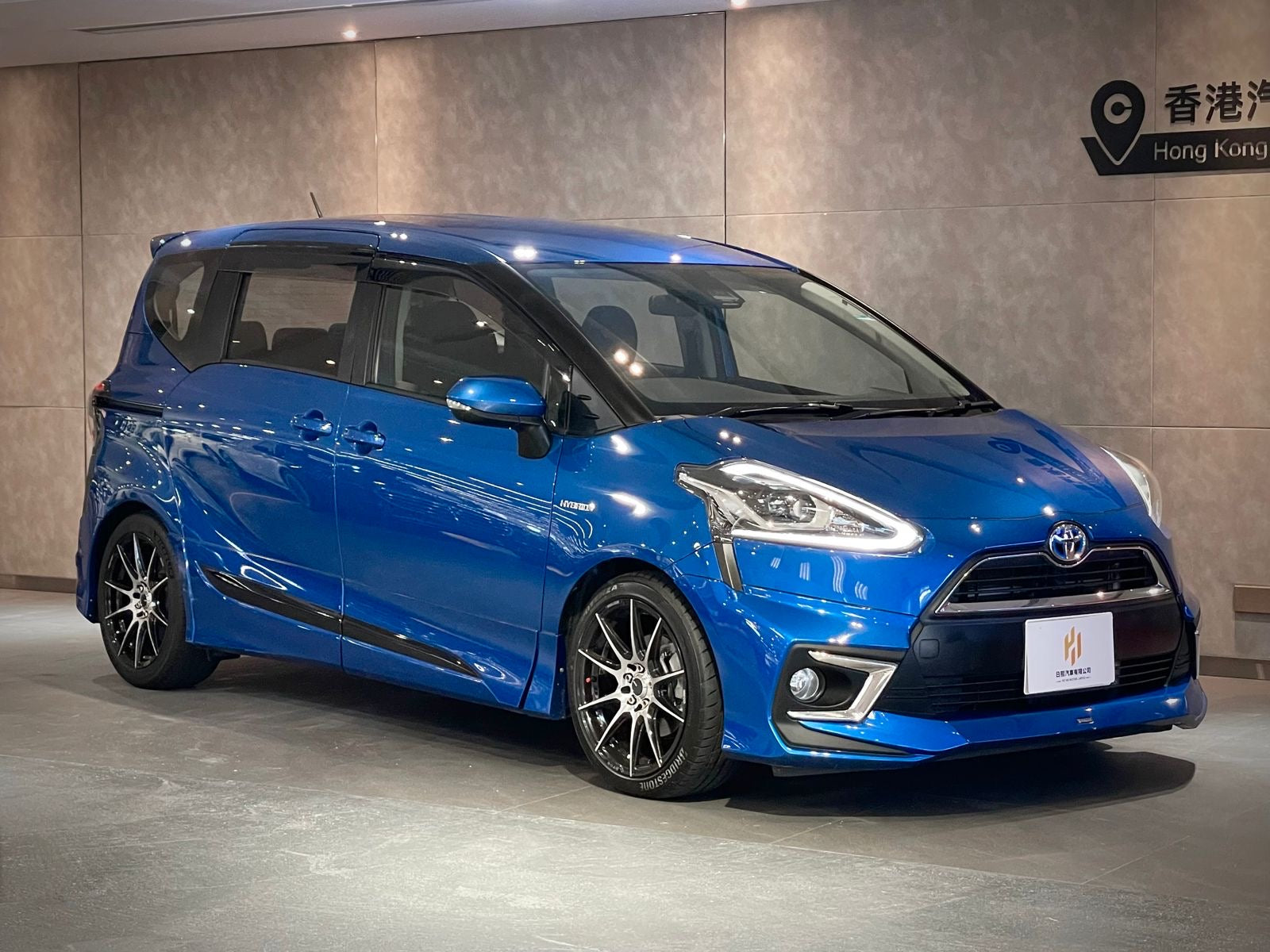 2015 Toyota Sienta Hybrid