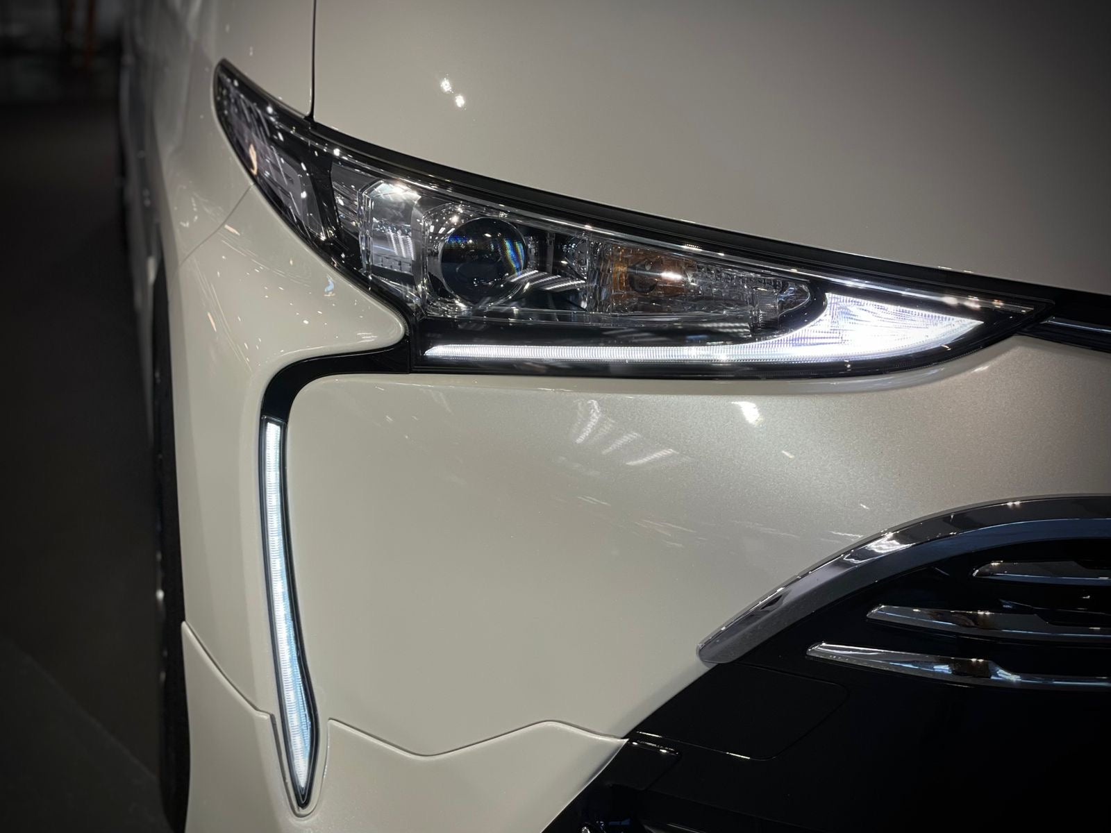 2017 Toyota Estima