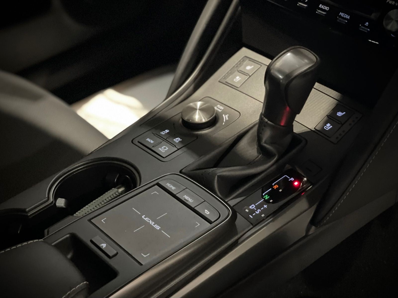2022 Lexus IS300H
