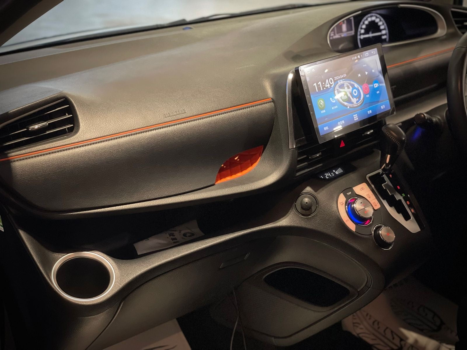 2015 Toyota Sienta Hybrid