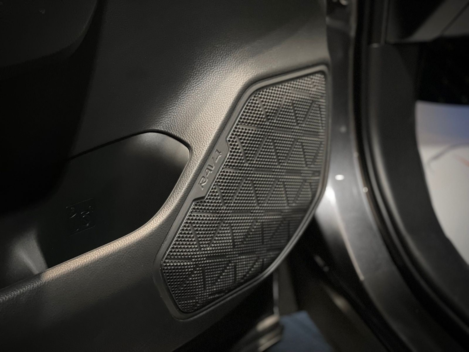 2020 Toyota RAV4 Deluxe
