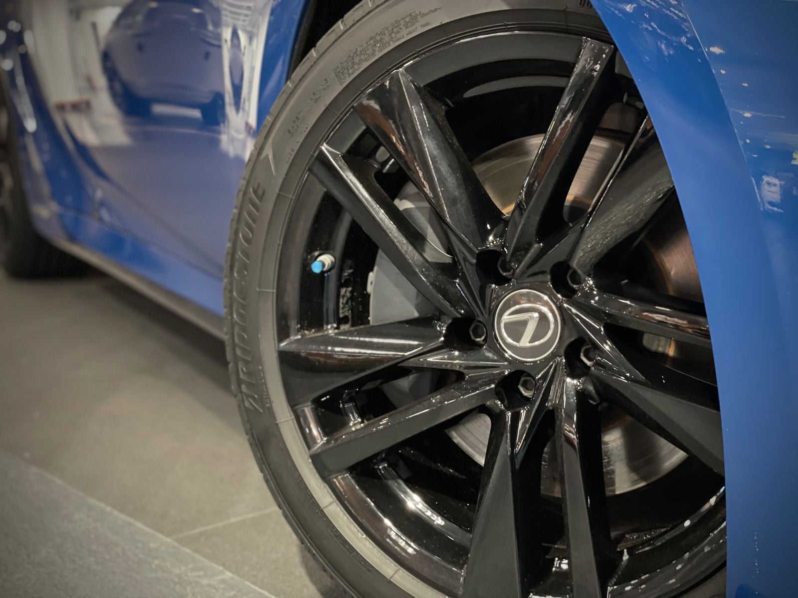 2022 Lexus IS300H