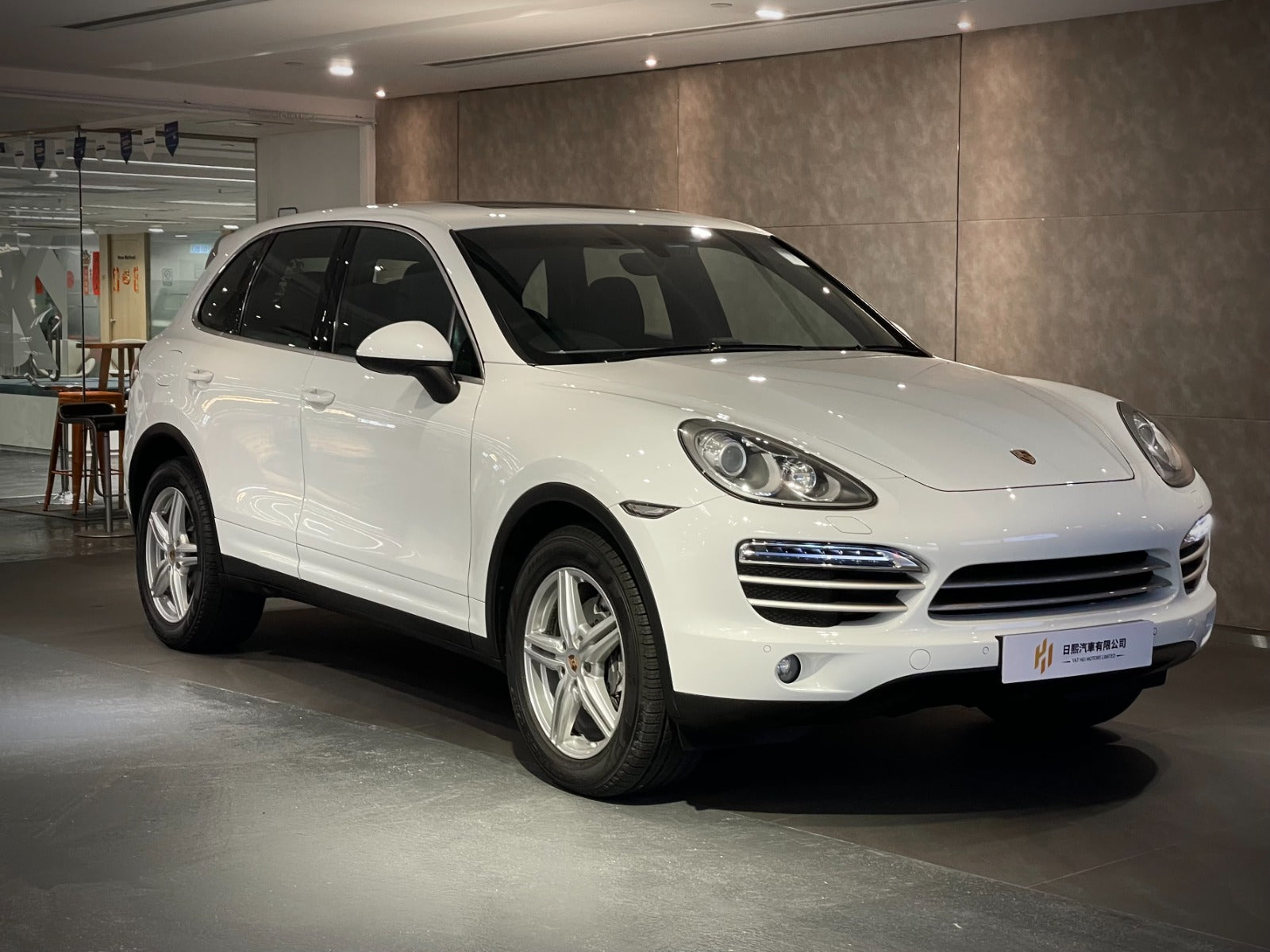 2014 Porsche Cayenne Platinum Edition