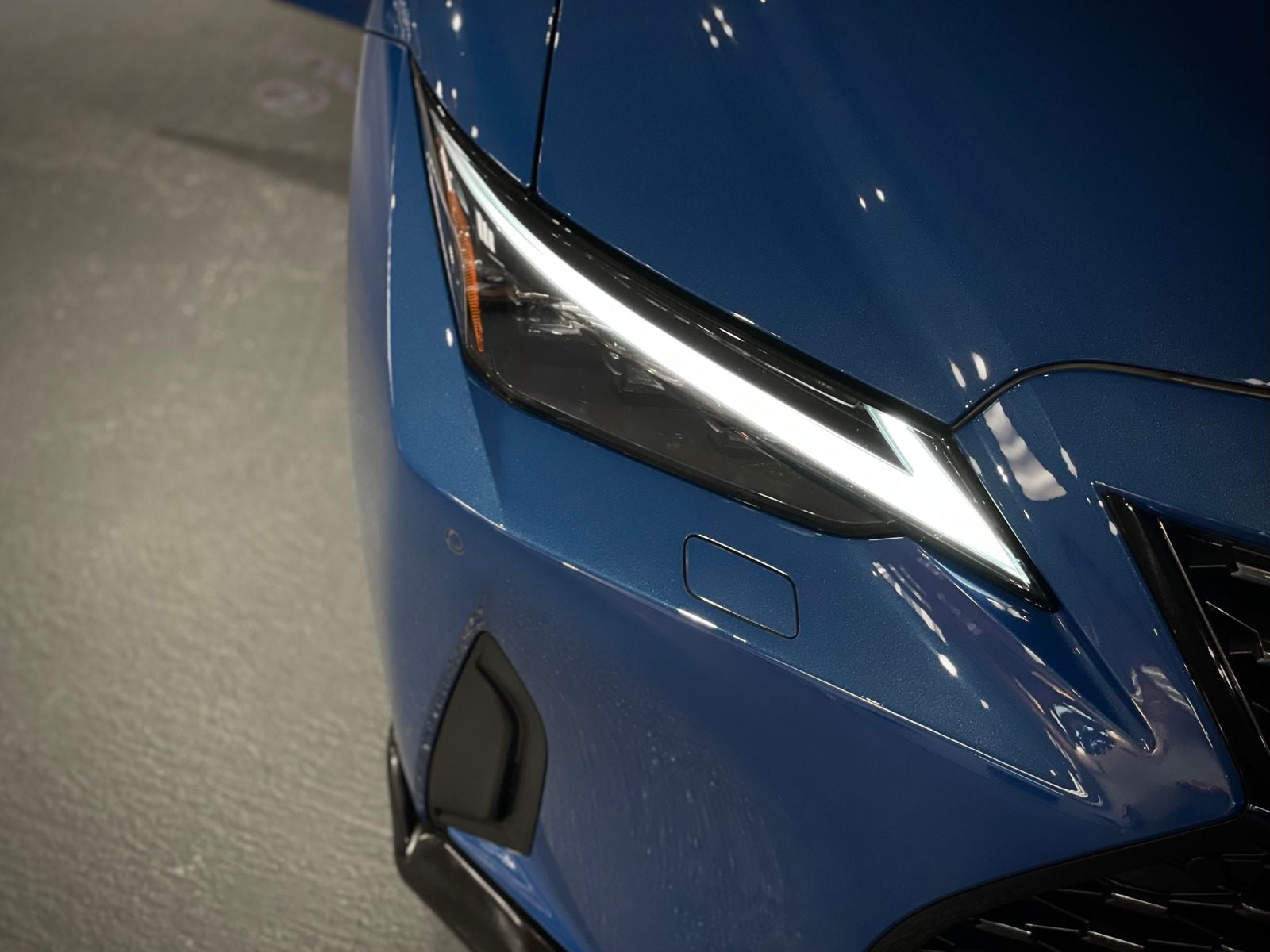 2022 Lexus IS300H