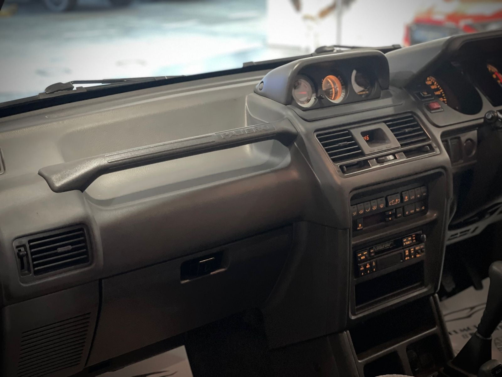 1994 Mitsubishi Pajero Wide VR