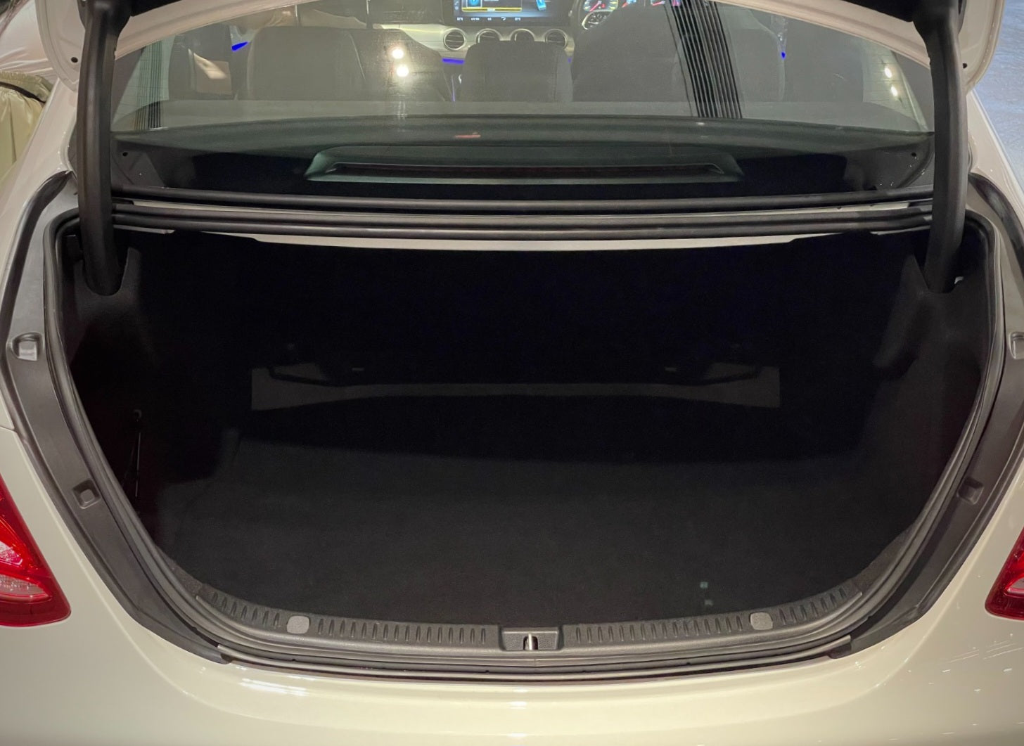 2019 Mercedes Benz E200 AVANTGARDE FACELIFT