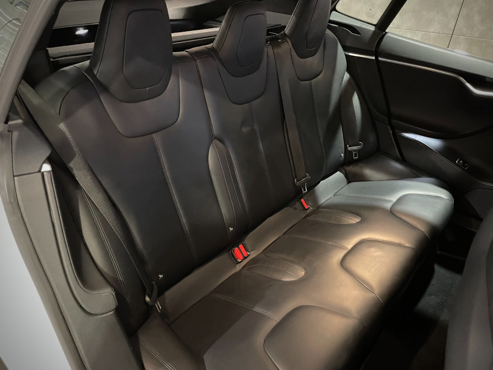 2015 Tesla Model S 85D