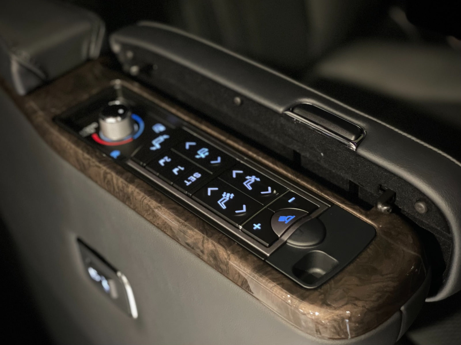 2019 Alphard Executive Lounge