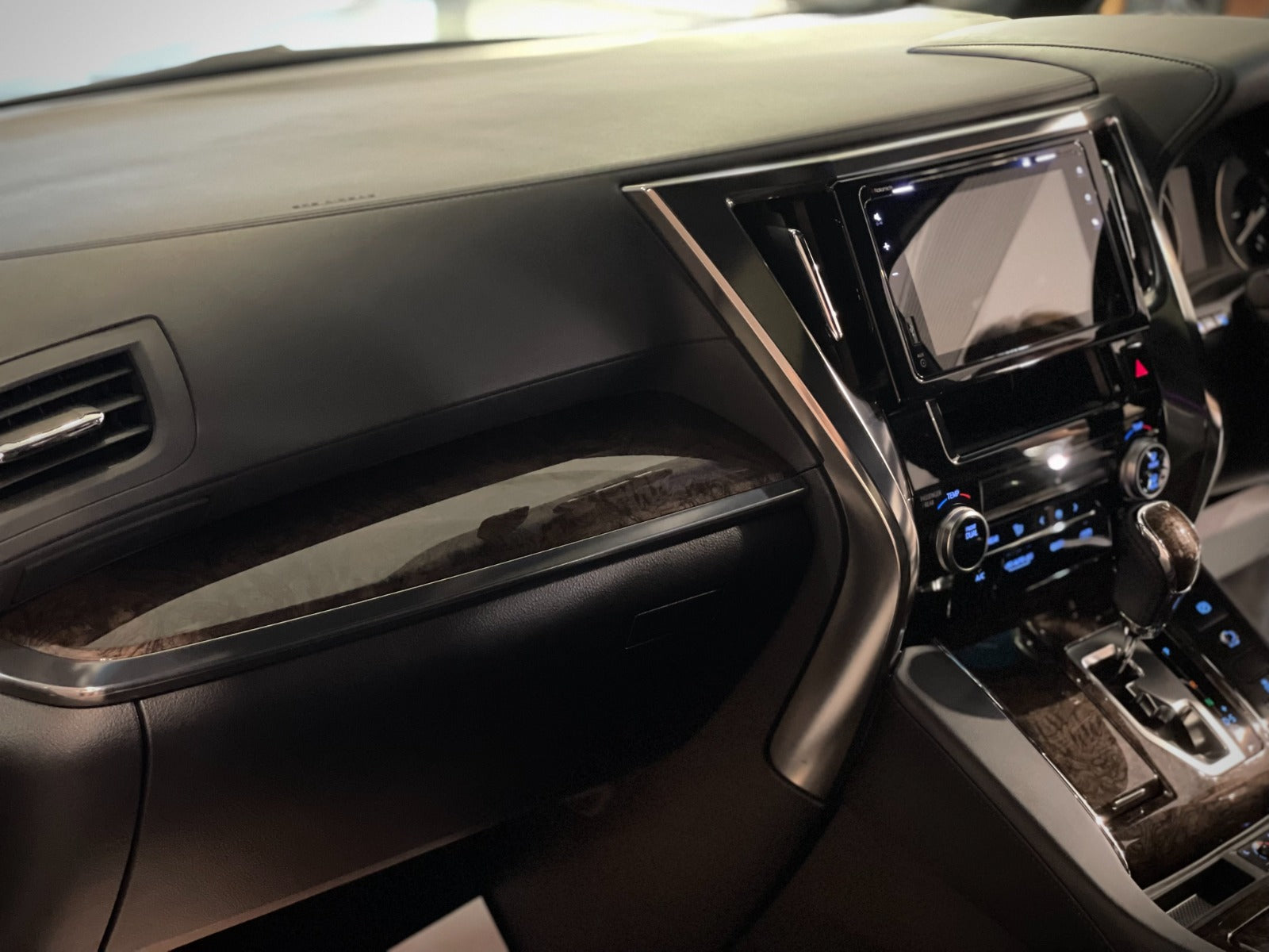 2019 Alphard Executive Lounge