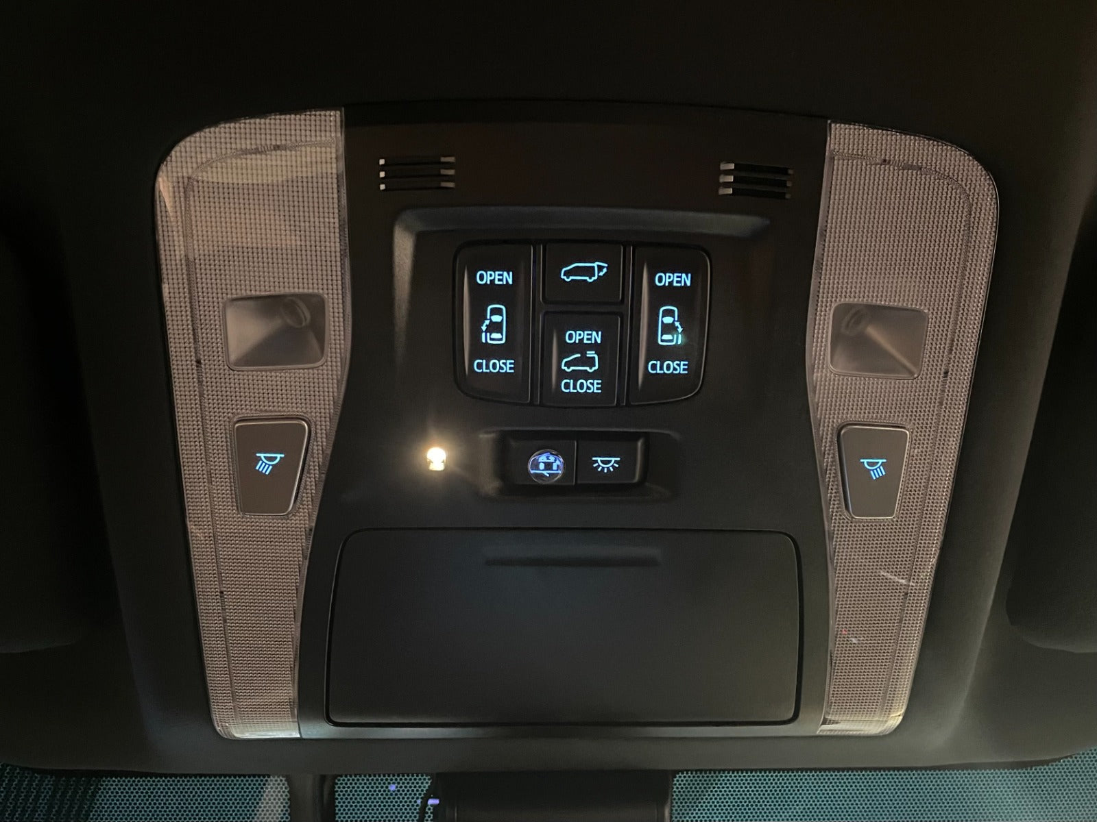 2019 Alphard Executive Lounge