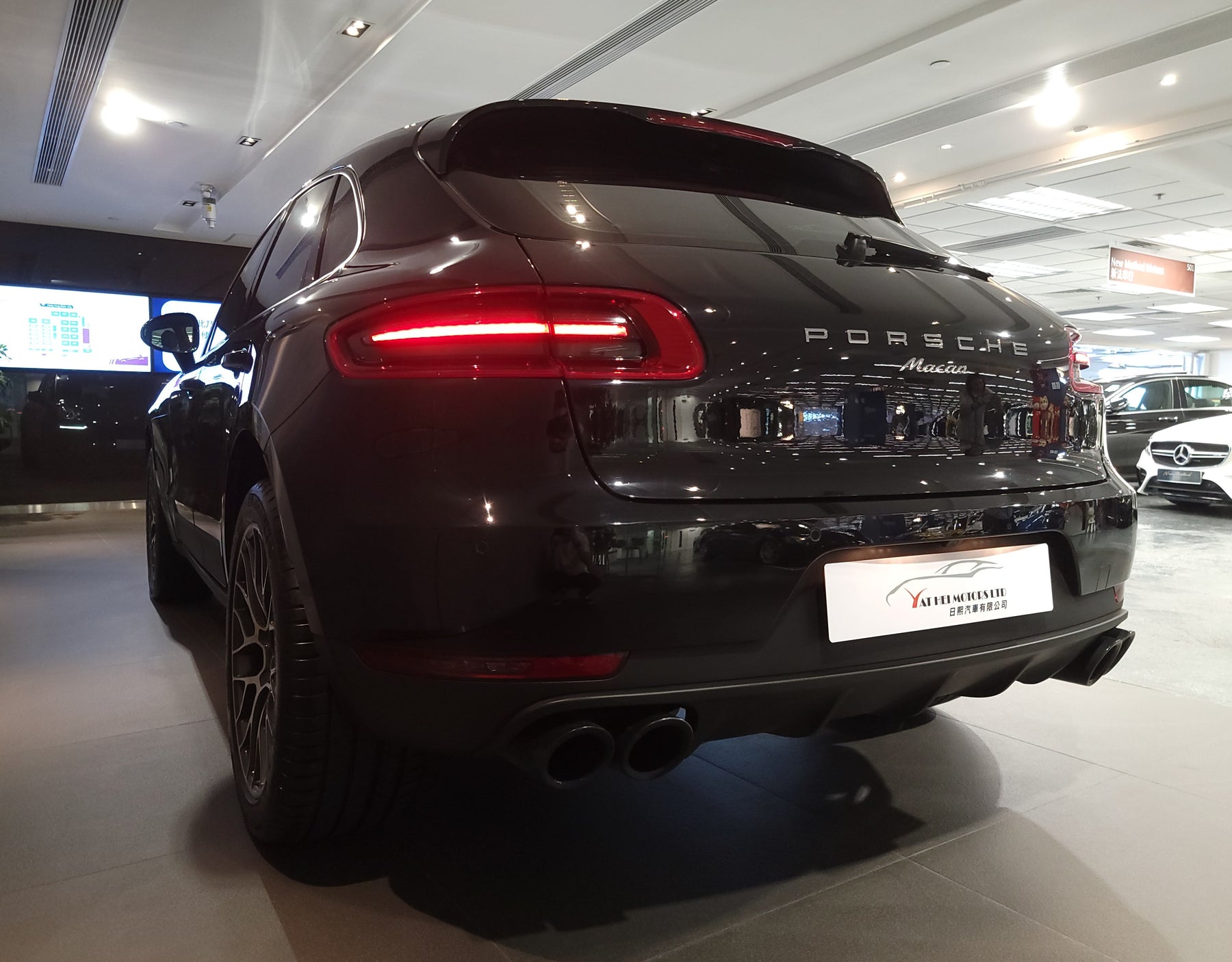 2017 Macan