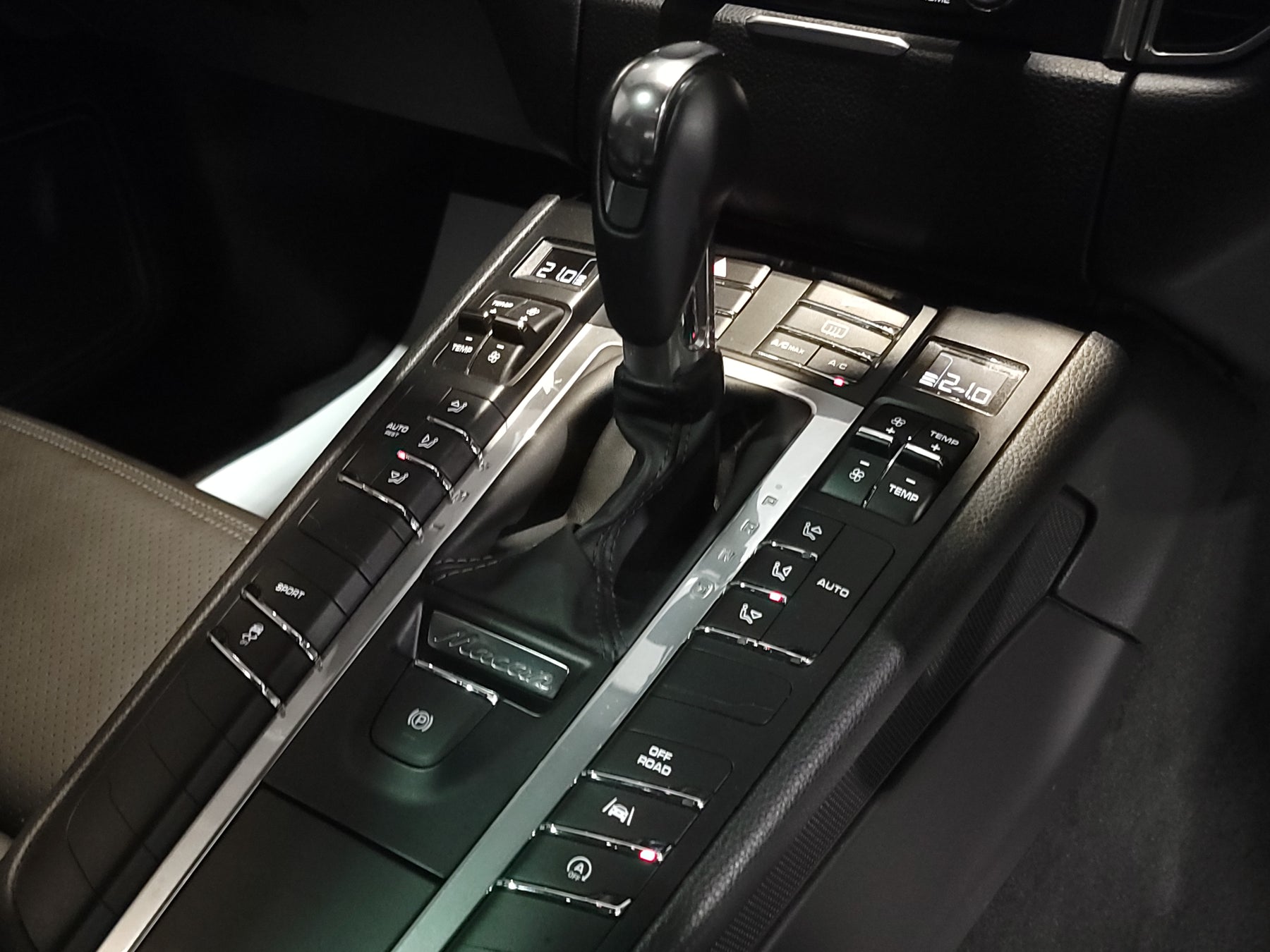 2017 Macan