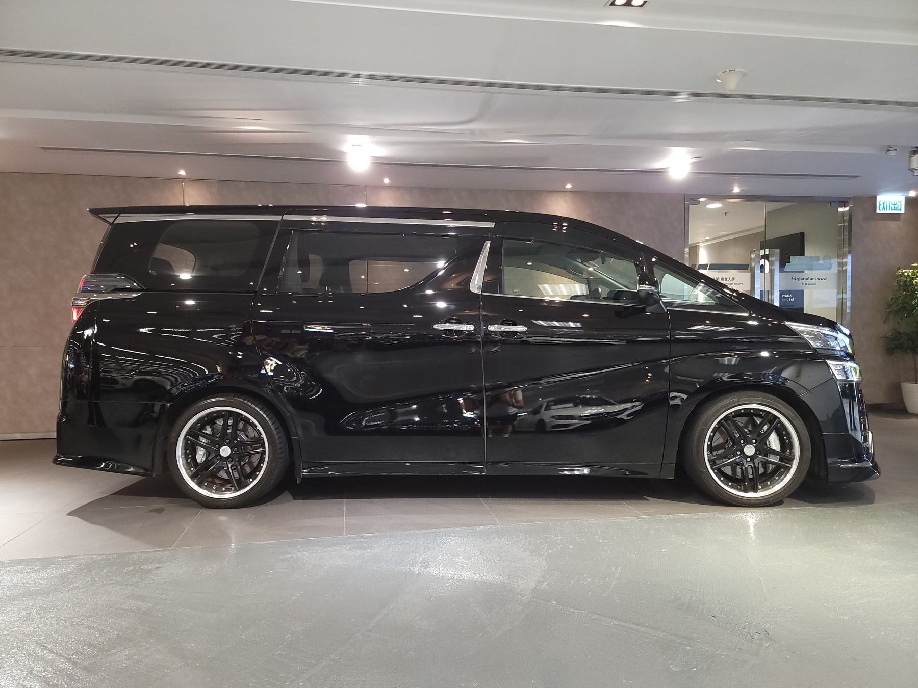 2018 Vellfire 2.5