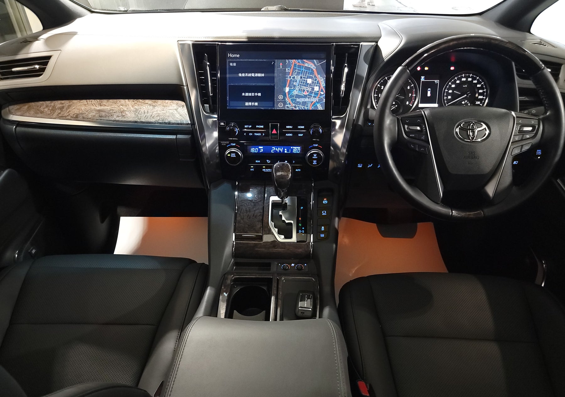2020 Alphard Executive Lounge