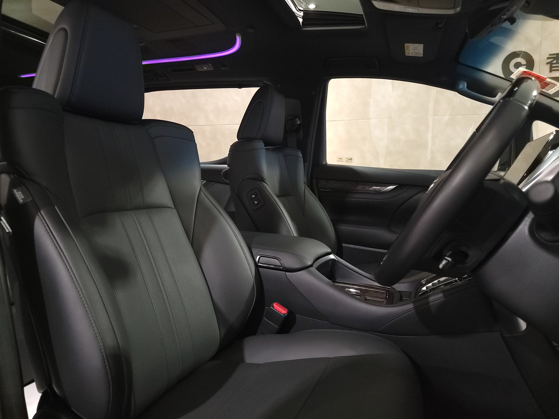 2020 Alphard Executive Lounge
