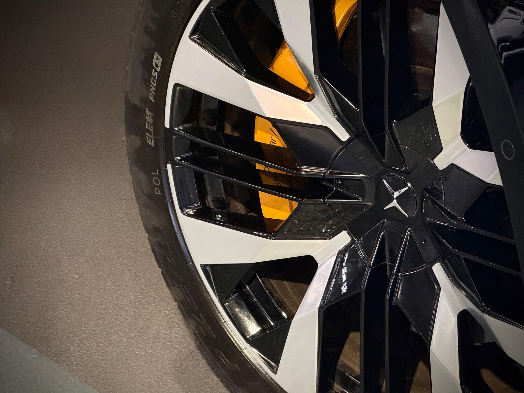 2025 Polestar 4 LR PP