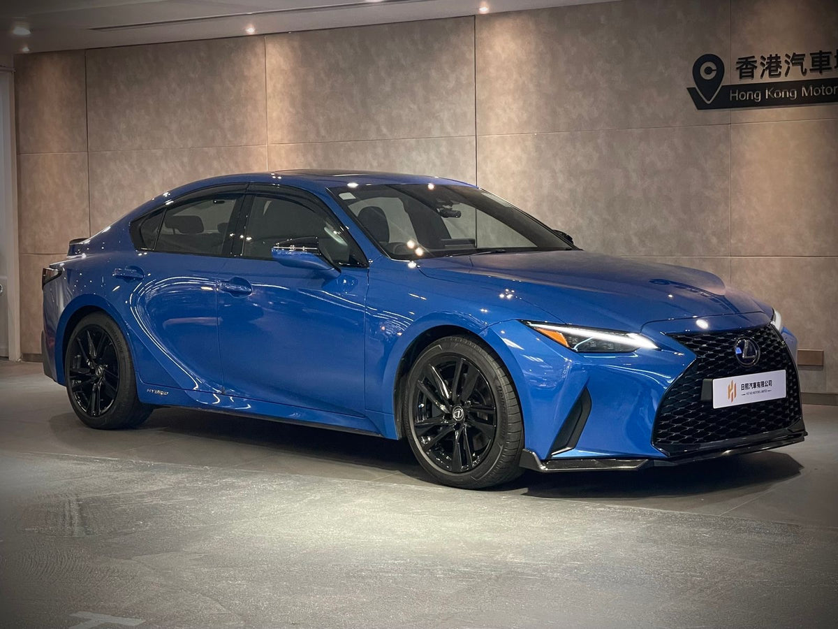 2022 Lexus IS300H