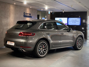 2015 Porsche Macan Turbo