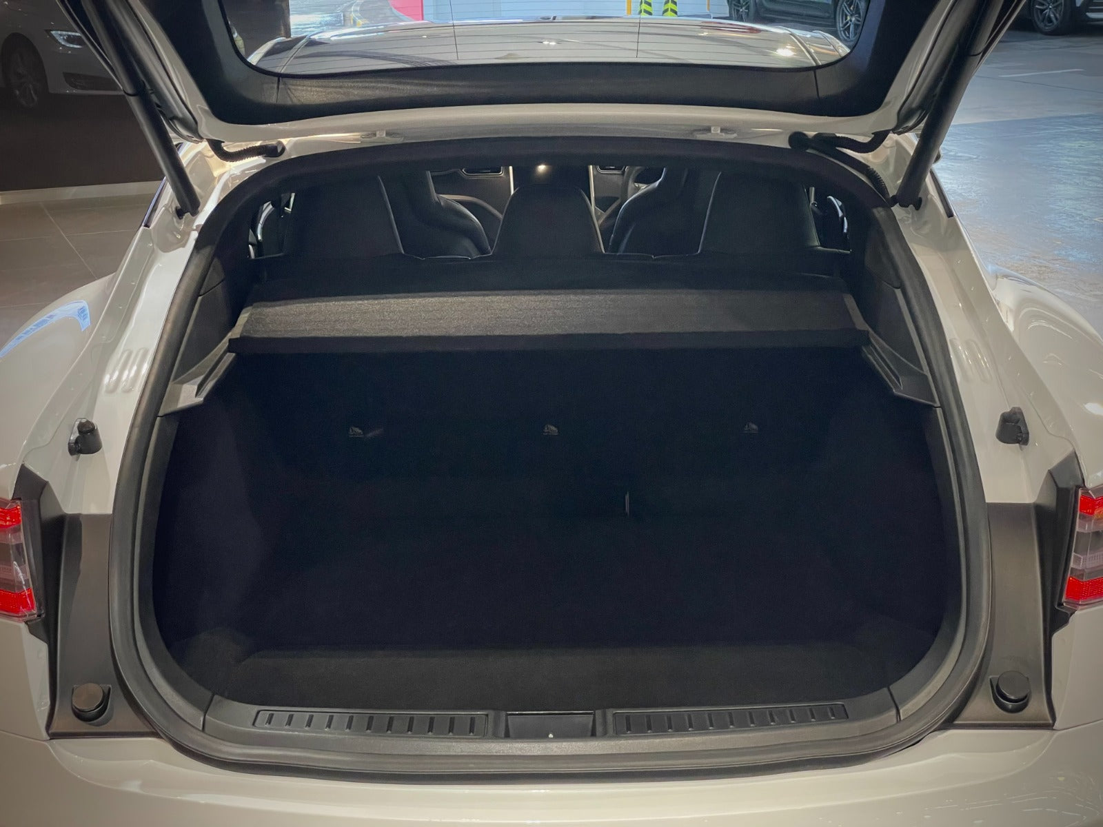 2015 Tesla Model S 85D