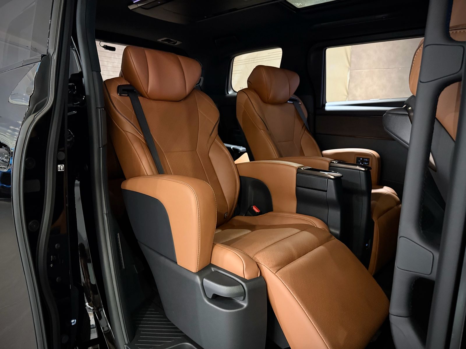 2025 Toyota Vellfire 2.4T Z Premium